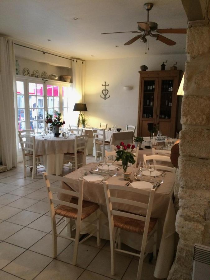 Hôtel Restaurant Le Provençal Le Grau-du-Roi Exterior foto